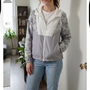 Athletic Works Camo windbreaker 💙💚​​​​​​​​​​​​​​​​​​​​ size M